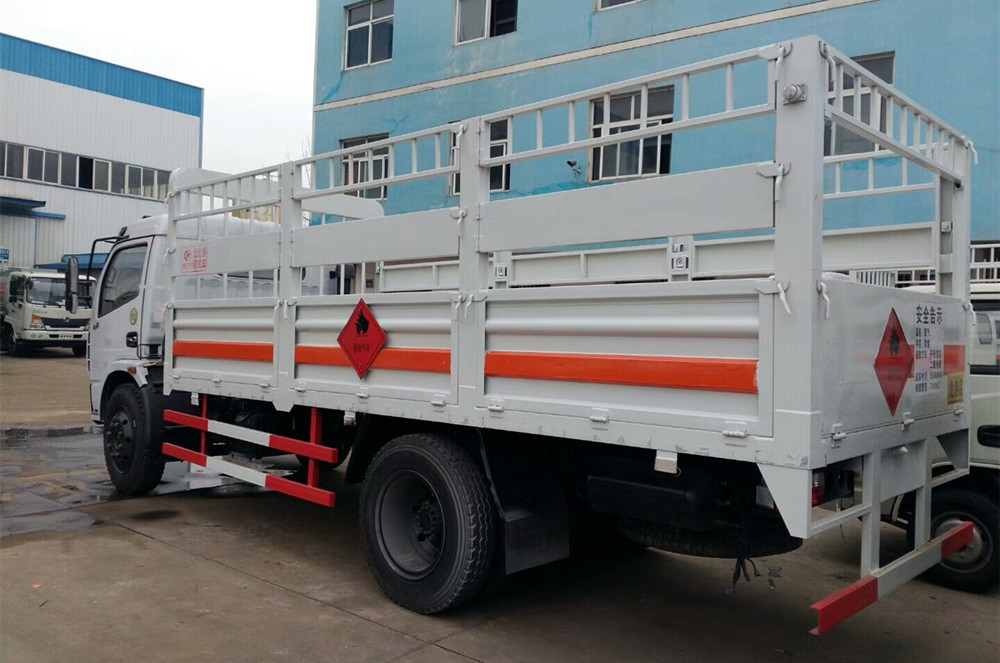 東風(fēng)多利卡5.1米氣瓶運輸車