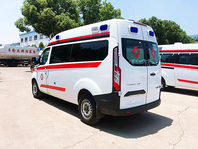 福特全順中軸中頂汽油版負(fù)壓救護車