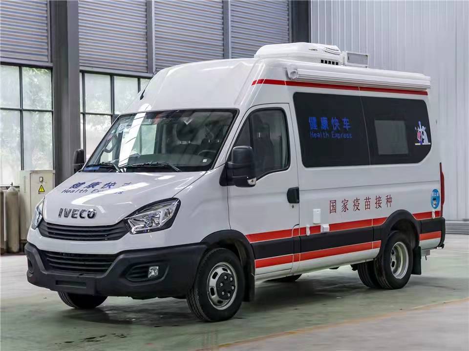 依維柯移動(dòng)式疫苗接種車(chē)，可下鄉(xiāng)鎮(zhèn)