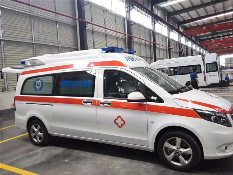 國(guó)六奔馳威霆豪華監(jiān)護(hù)型救護(hù)車