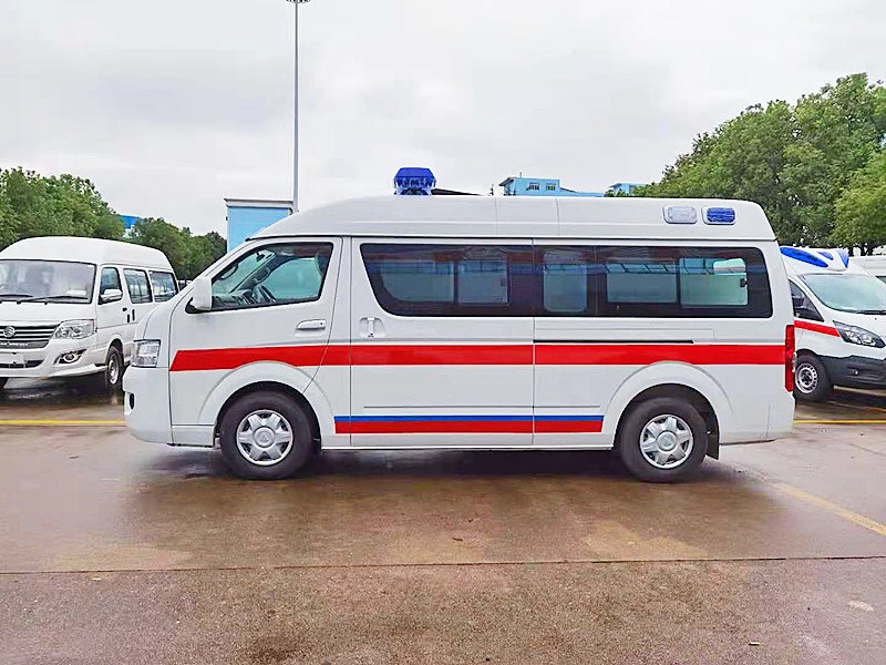 福田G7長(zhǎng)軸救護(hù)車(chē)
