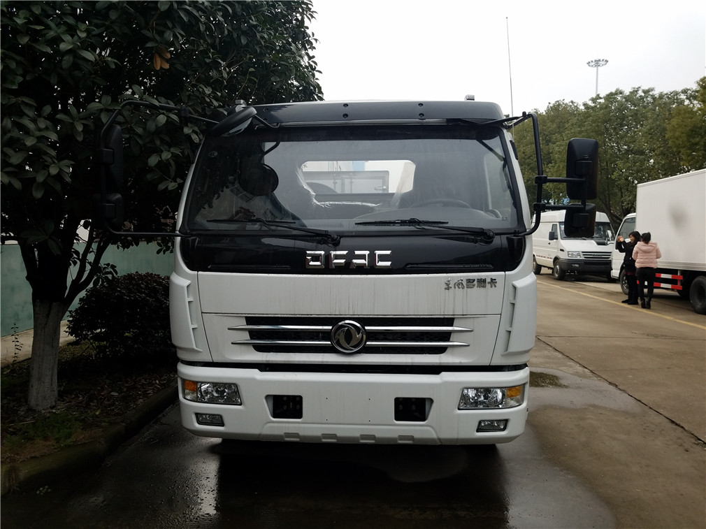 東風(fēng)8方大多利卡